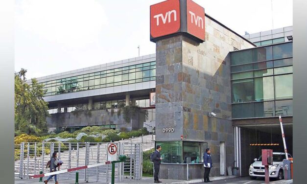 Si ni Vidal salvó a TVN de nueva crisis: ¿no será el momento efectivo de hacer TV pública?